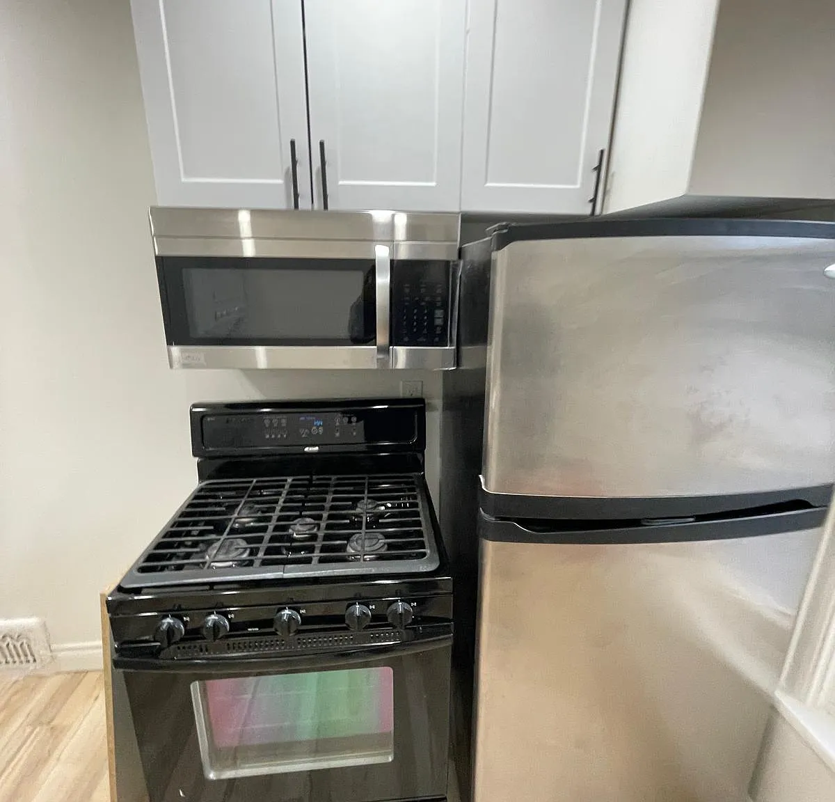 1 bed, 400 sqft, $1,600 — Photo 3