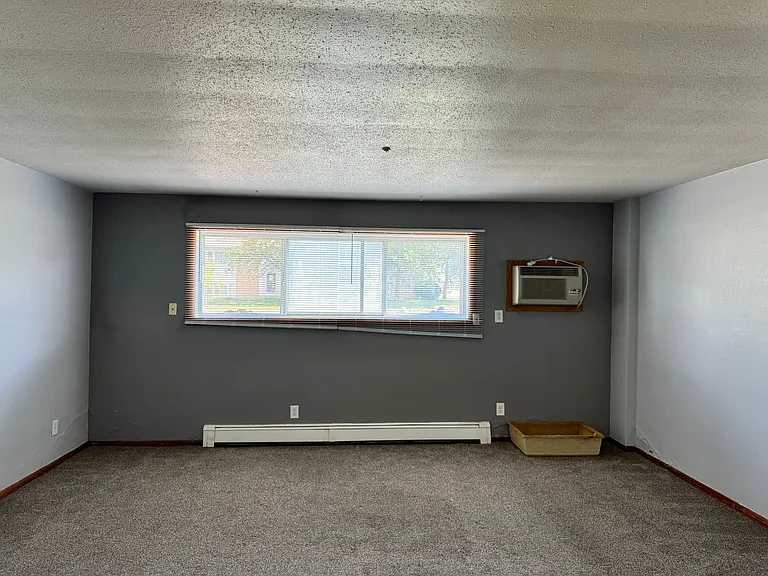 College Park Apartments — Photo 19