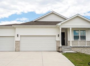 18471 Rose Lane Rd, Omaha, NE 68136