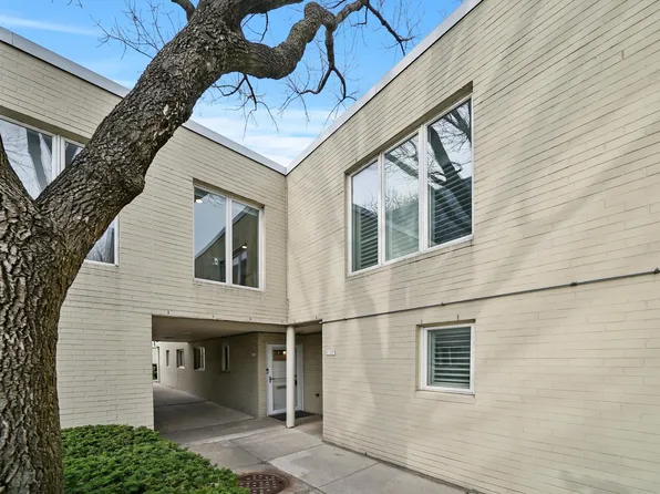 1125 S Park Ter, Chicago, IL 60605