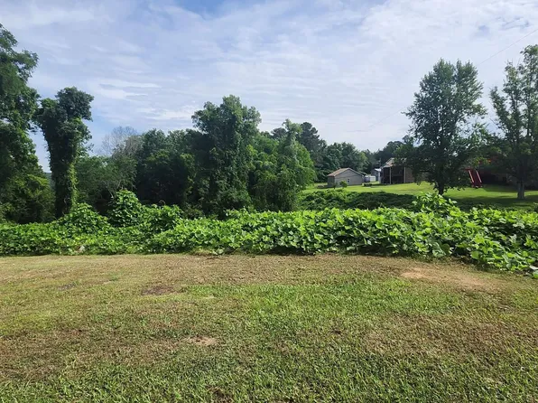 894 9th Ave SE, Graysville, AL 35073