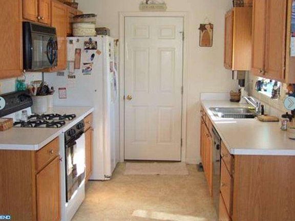 4th image of 112 Larkspur Dr