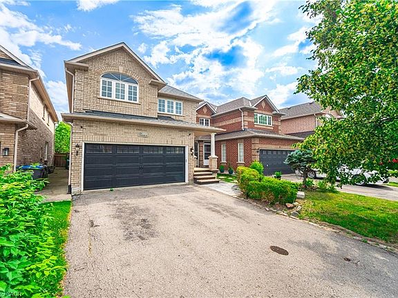 2nd image of 61 Headwater Rd