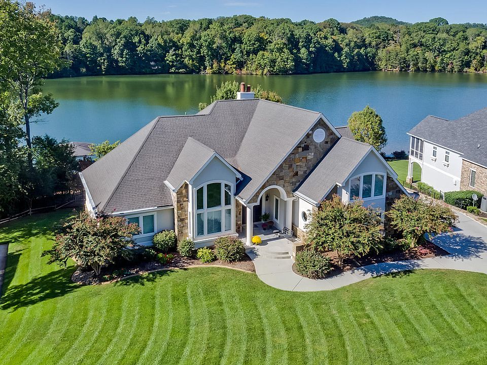 1st image of 295 Pineberry Dr