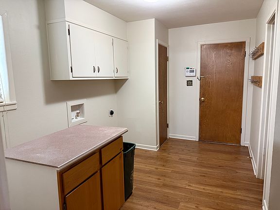 5th image of 708 SW 7th St