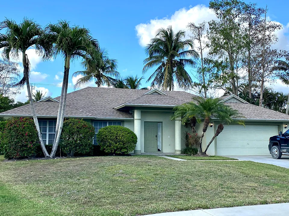 1094 Raintree Ln