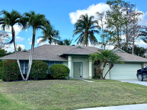 1094 Raintree Ln, Wellington, FL 33414