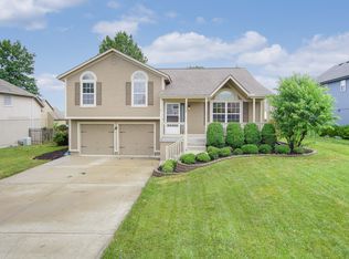 1308 Aspen Dr, Greenwood, MO 64034