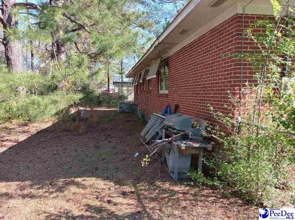 1127 Tynes St, Dillon, SC 29536