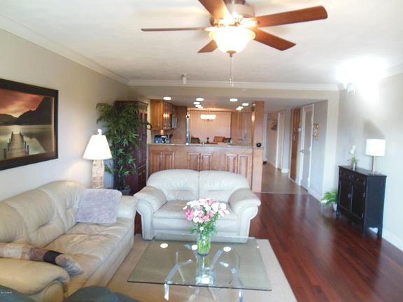 5th image of 4 Oceans West Blvd APT 307B
