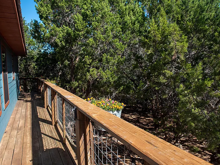 1381 Greenbriar Dr — Photo 30