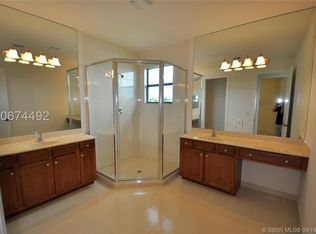 8101 Baltic Amber Rd, Delray Beach, FL 33446