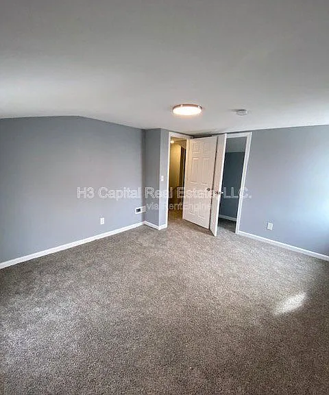 408 W Clay St — Photo 18
