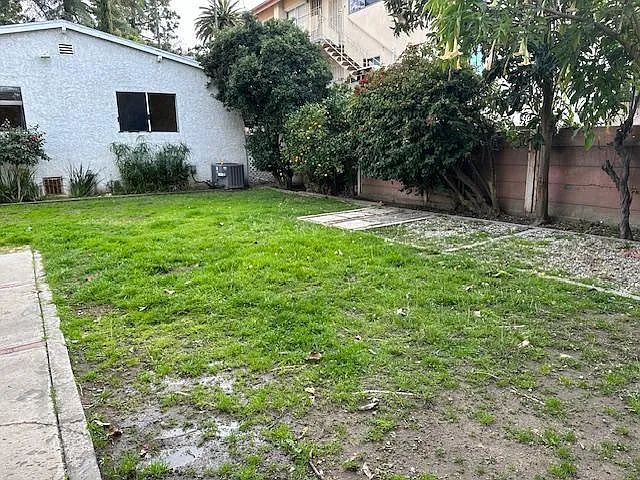 3 bed, 2.5 bath, 2050 sqft, $5,500 — Photo 3