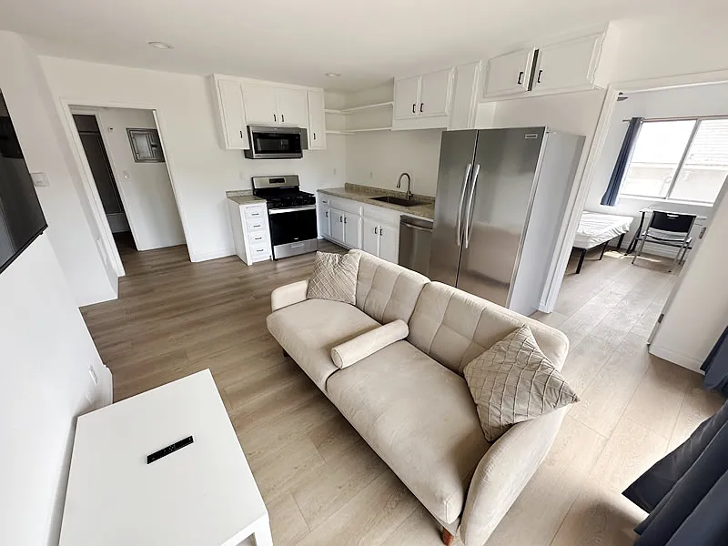 406 VETERAN AVENUE - Westwood, CA 90024 - Living Room & Kitchen - 406 Veteran Ave #6