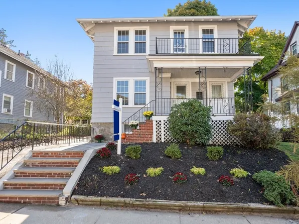 81 Bradwood St, Roslindale, MA 02131