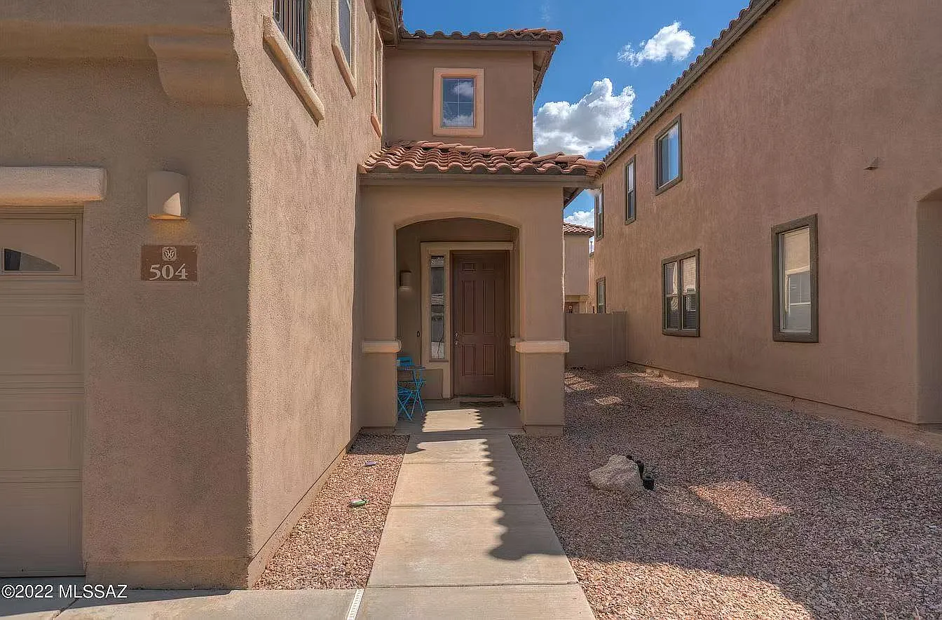 4 bed, 2324 sqft, $2,275 — Photo 3