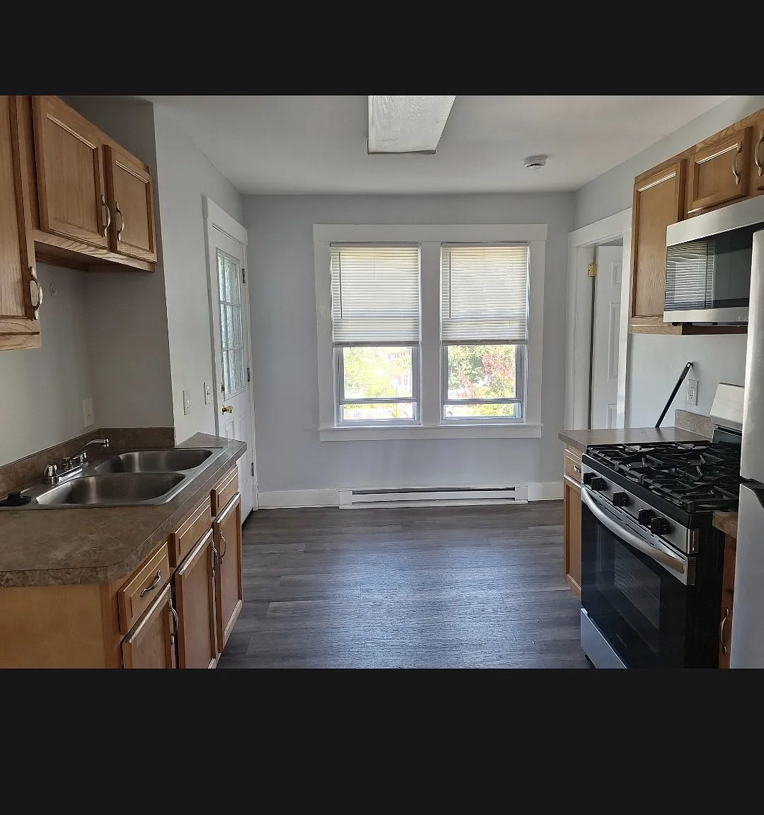 2 bed, 750 sqft, $1,500 — Photo 2