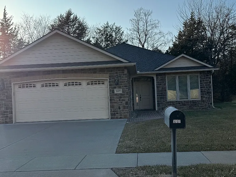 Pine Hill Pl — Photo 1