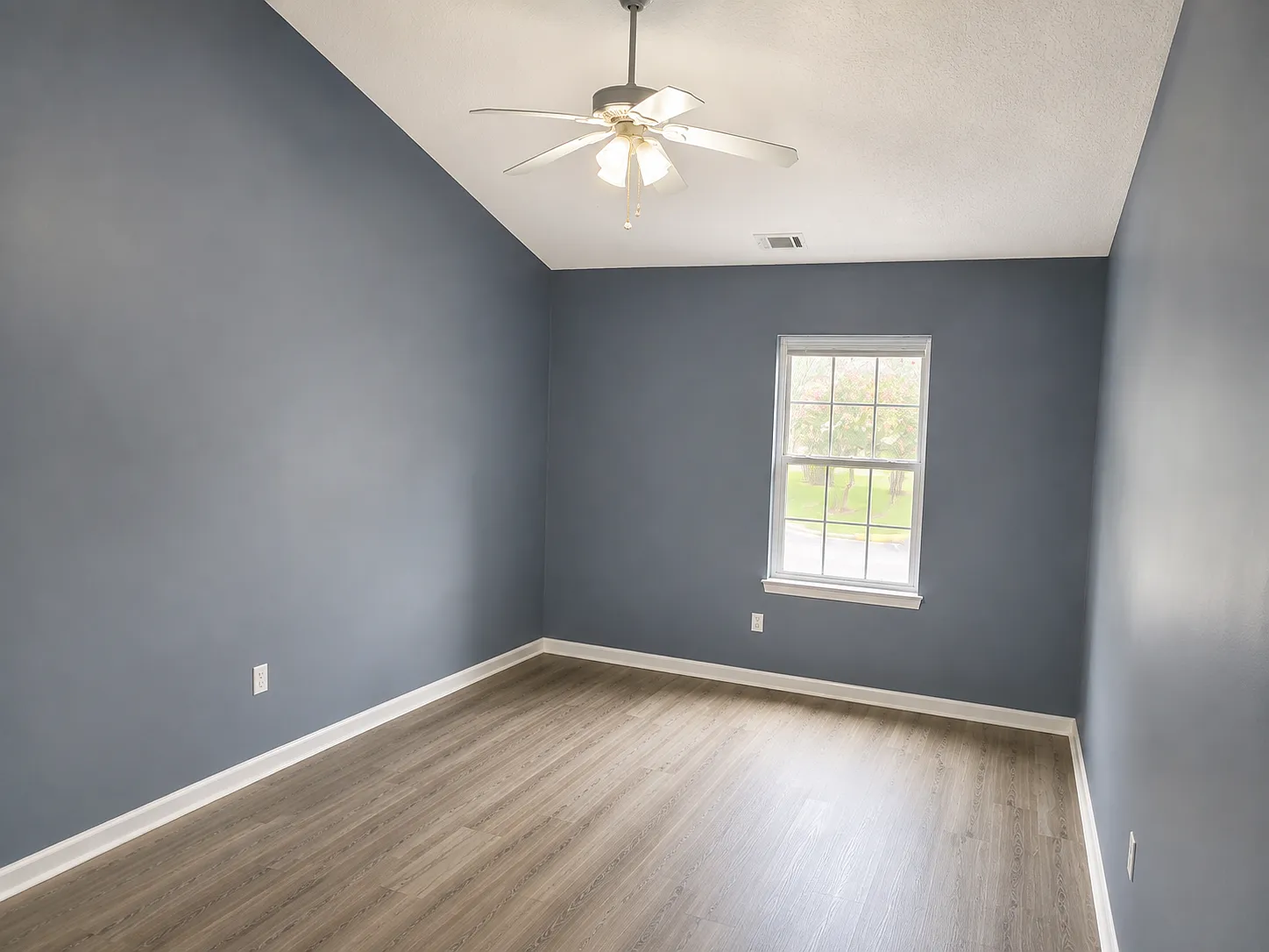 2 bed, 2.5 bath, 1250 sqft, $2,150 — Photo 3