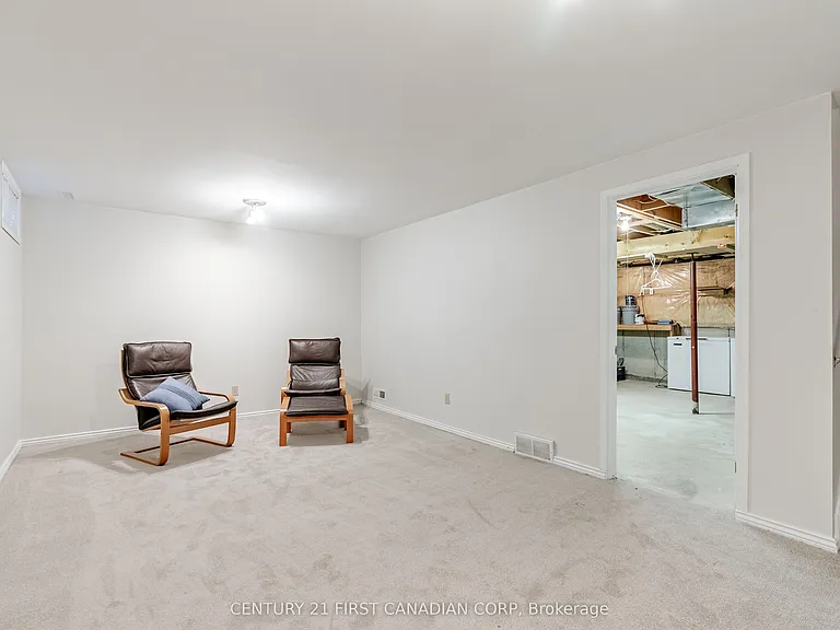 160 Conway Dr #7 — Photo 29