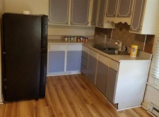 208 6th St SW, Conover, NC 28613