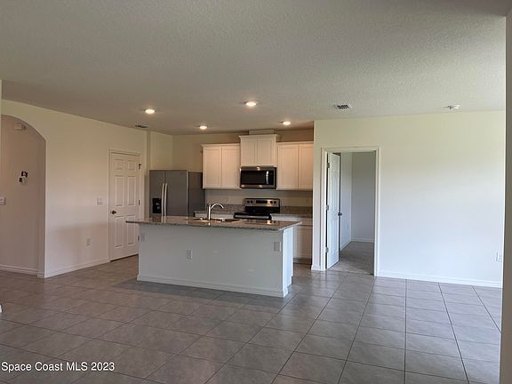 2nd image of 1834 Capital Dr