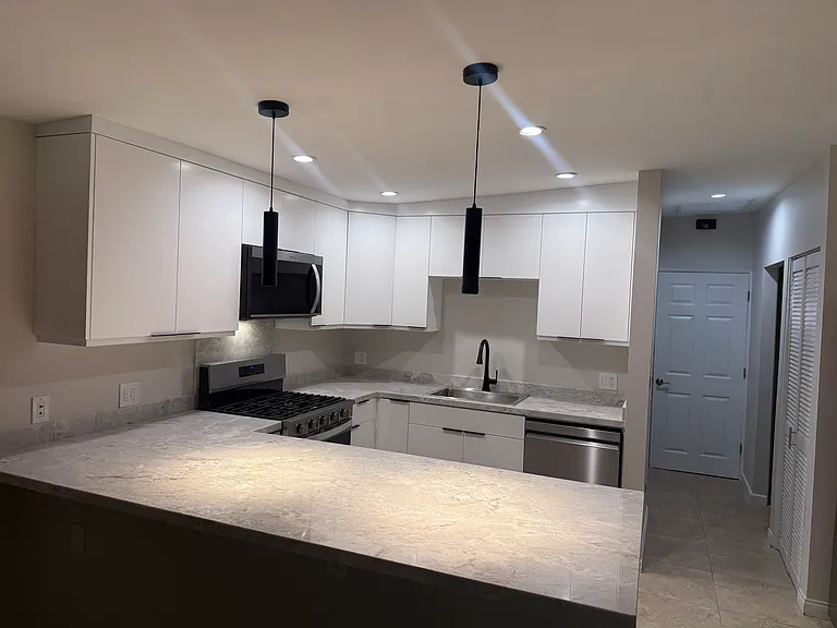 4929 Bancroft Dr — Photo 2