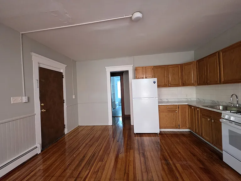603 Howard Ave #B — Photo 2