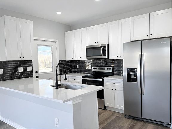3rd image of 16695 E Alderson