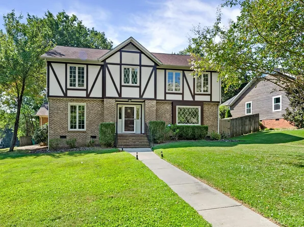 2501 Innsbrook Rd, Charlotte, NC 28226