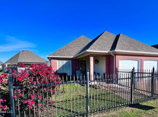 1 Savannah Cir, Brandon, MS 39047