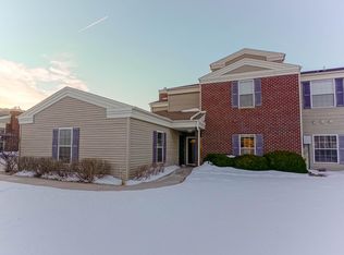 N16W26539 Tall Reeds Ln, Pewaukee, WI 53072