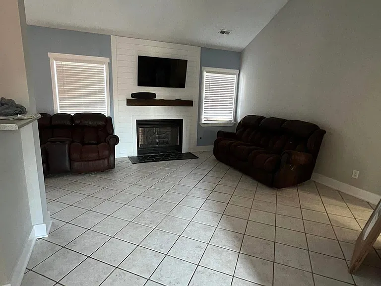 975 Lightwood Knot Rd — Photo 8