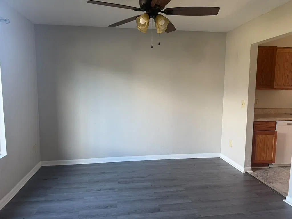 2 bed, 1.5 bath, 1920 sqft, $1,275 — Photo 3