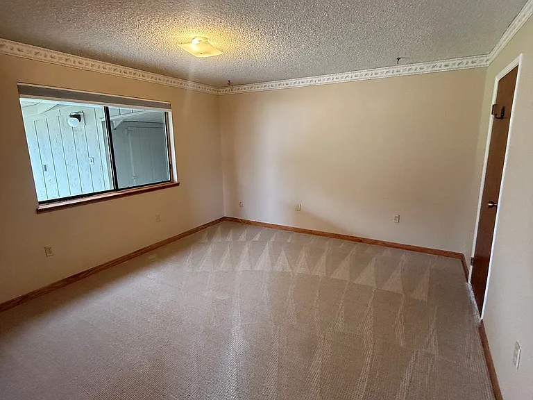 457 Los Santos Dr — Photo 10