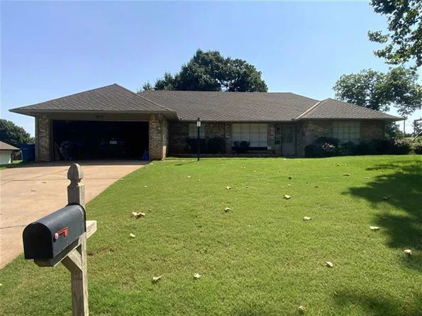 901 Oakridge Dr, Stillwater, OK 74074