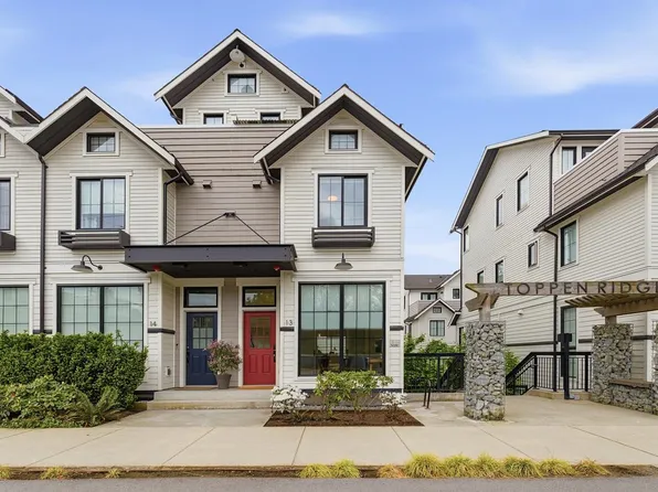 237 Ridgeway Ave #13, North Vancouver, BC V7L 0H6