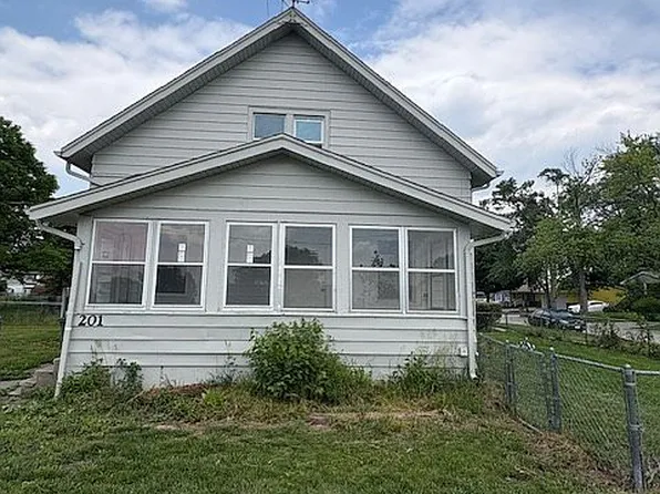 201 Elm St, West Des Moines, IA 50265