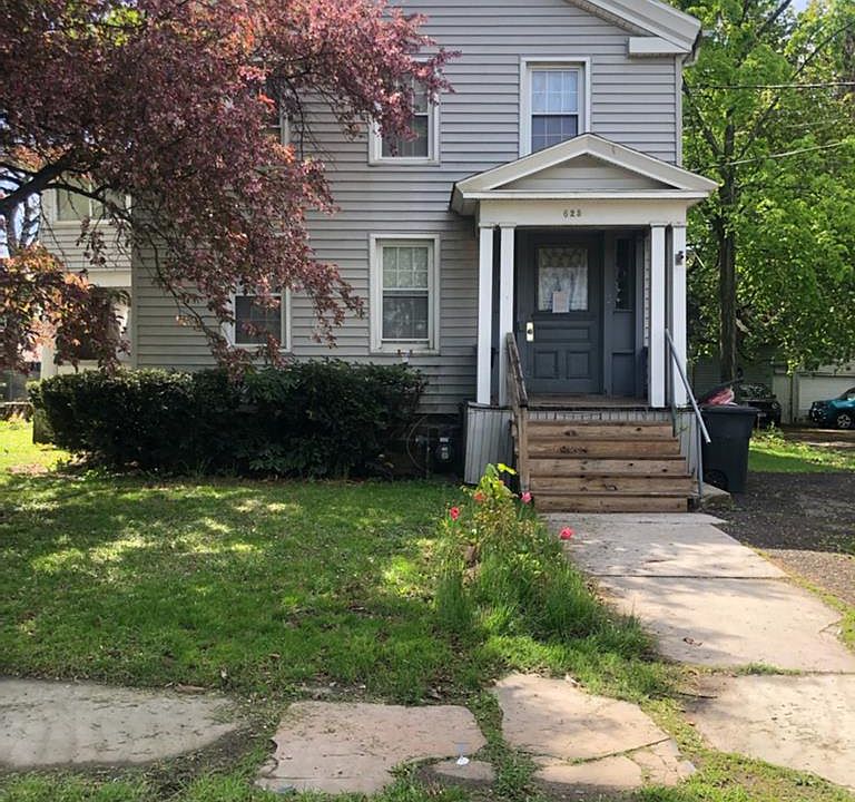 1st image of 625 W Church St