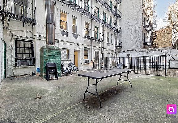 4th image of 242 W 10th St #1G