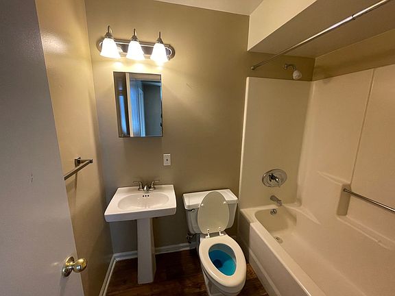 5th image of 505 S 16th St APT 801