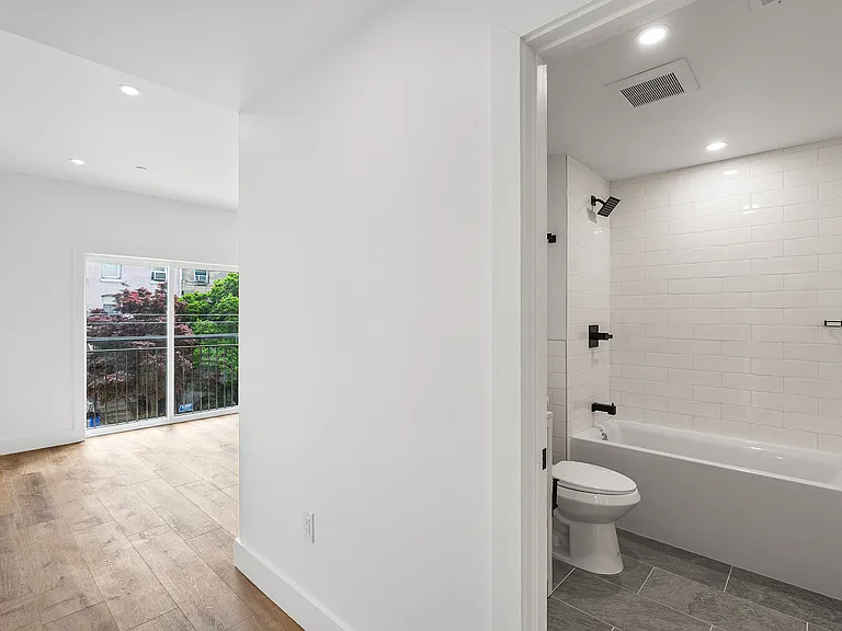 708 N 43rd St #6 — Photo 21