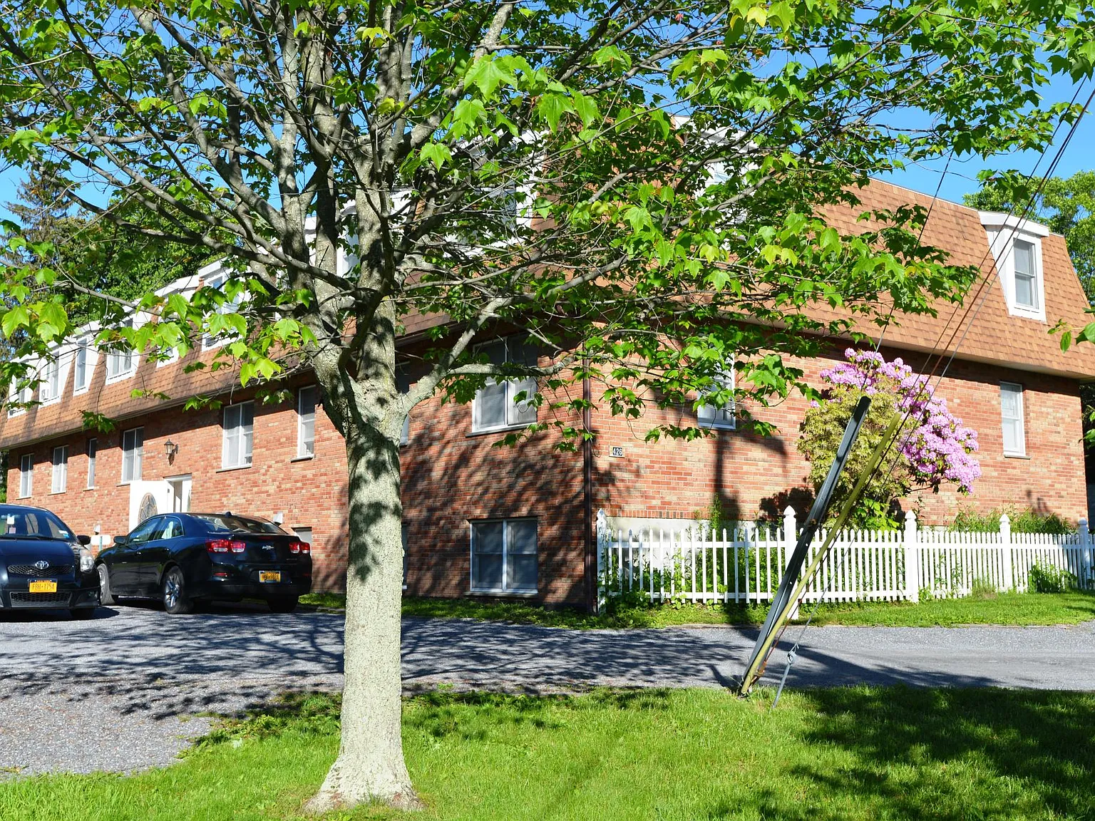2 bed, 1.5 bath, 1000 sqft, $1,575 — Photo 1
