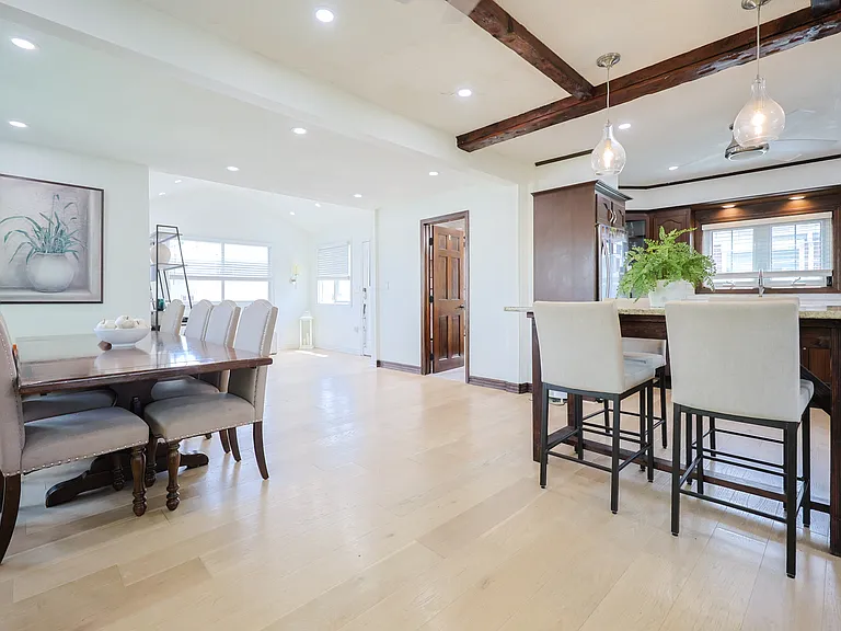 115 Charger St — Photo 4