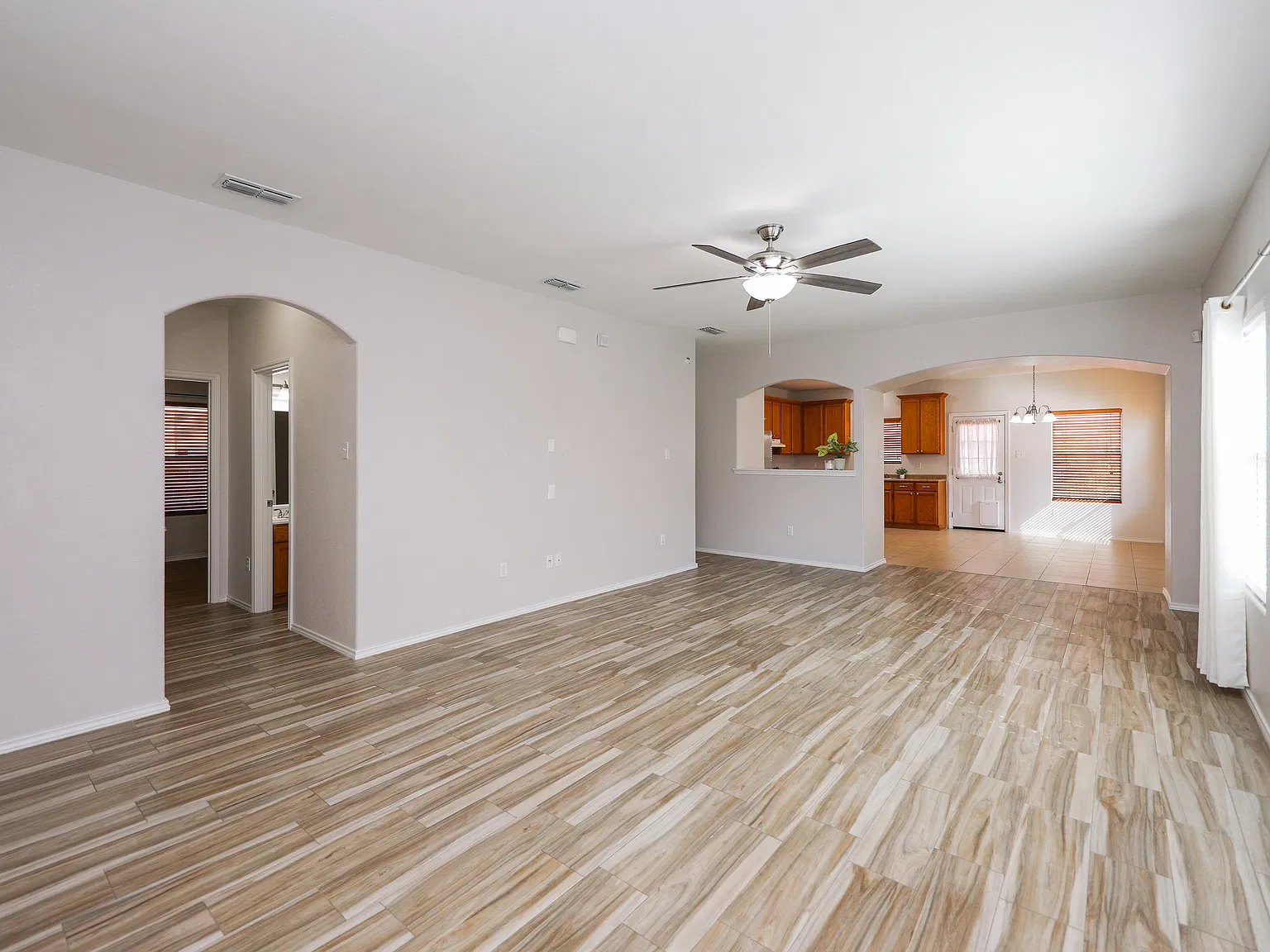 3 bed, 1650 sqft, $2,000 — Photo 2