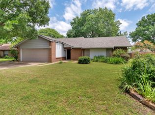 2009 Oak Creek Dr, Sherman, TX 75092