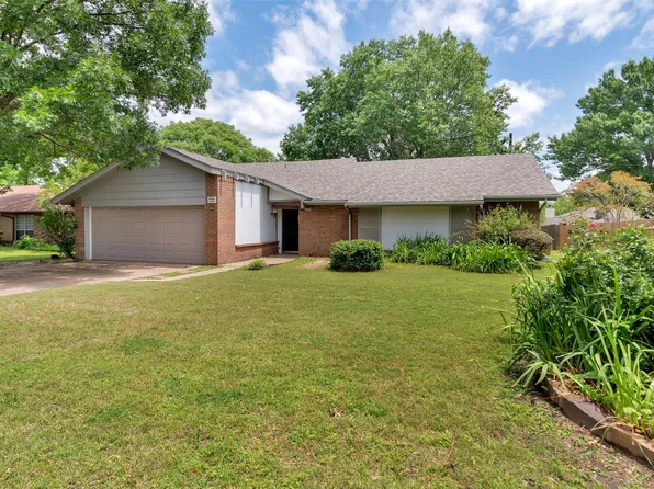 2009 Oak Creek Dr, Sherman, TX 75092