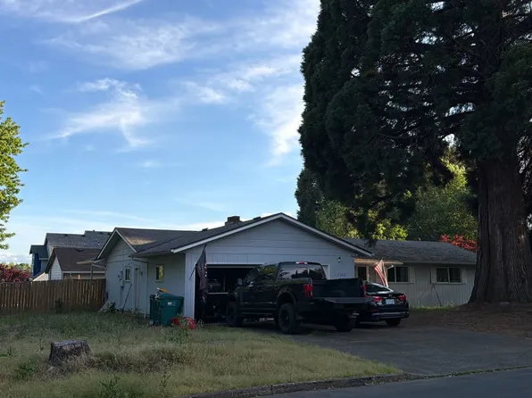 2240 12th Ave, Forest Grove, OR 97116