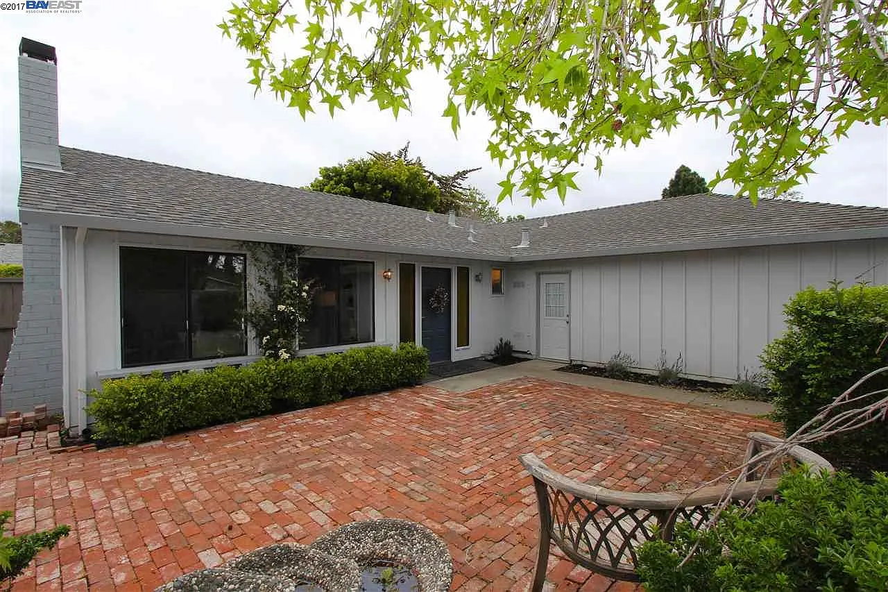 35144 Lake Blvd photo 1